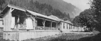 Abbildung 9: Baracke und Liegehalle