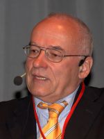 Vortrag von Univ.-Prof. Dr. med. F. Raue (Heidelberg)